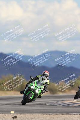 media/Nov-16-2025-Race Pace (Sun) [[8c5fa54630]]/Non Verified Riders (1st 20 Minutes)/5-Turn 15 (110pm)/